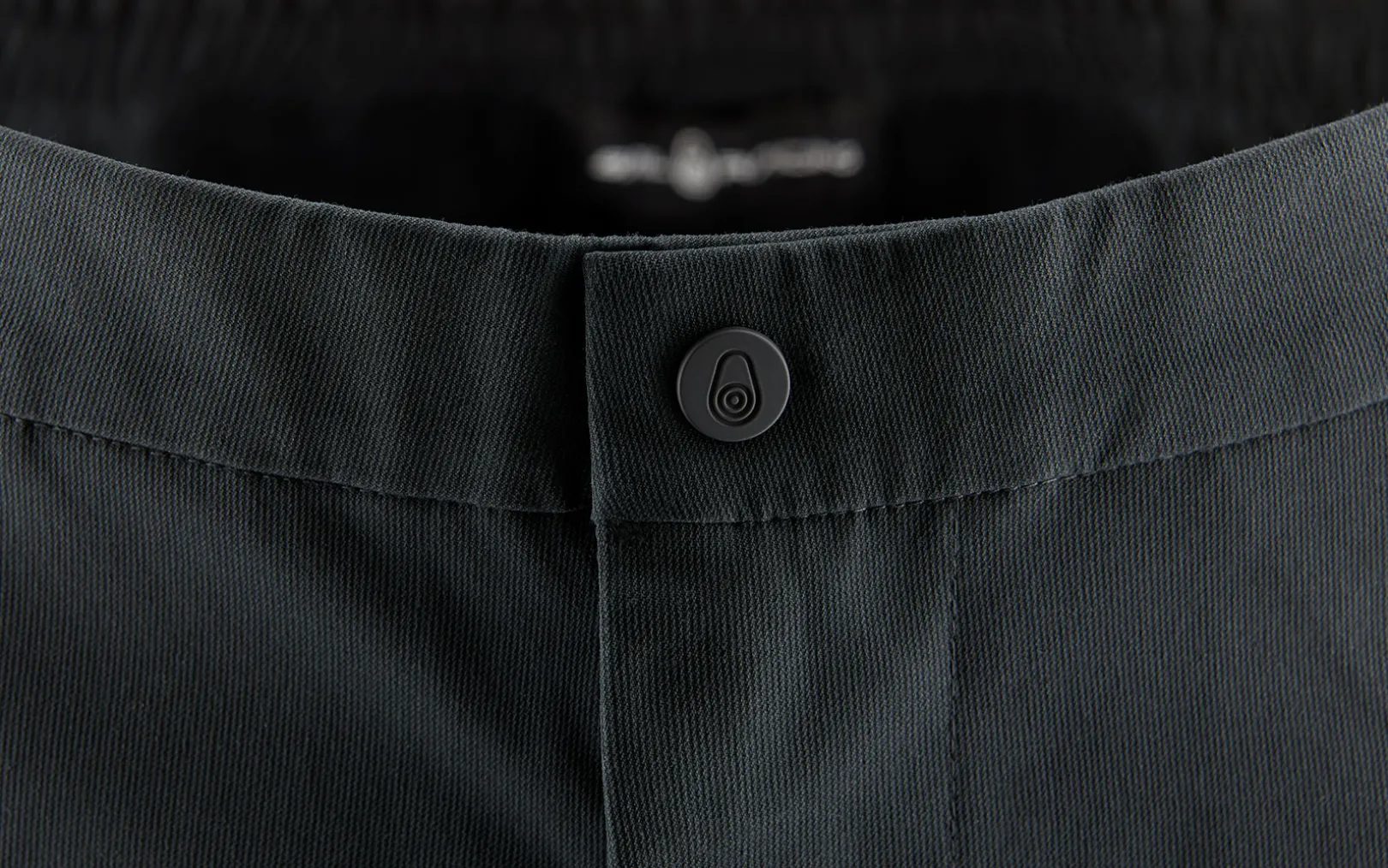 RACE EDITION TECH PANT