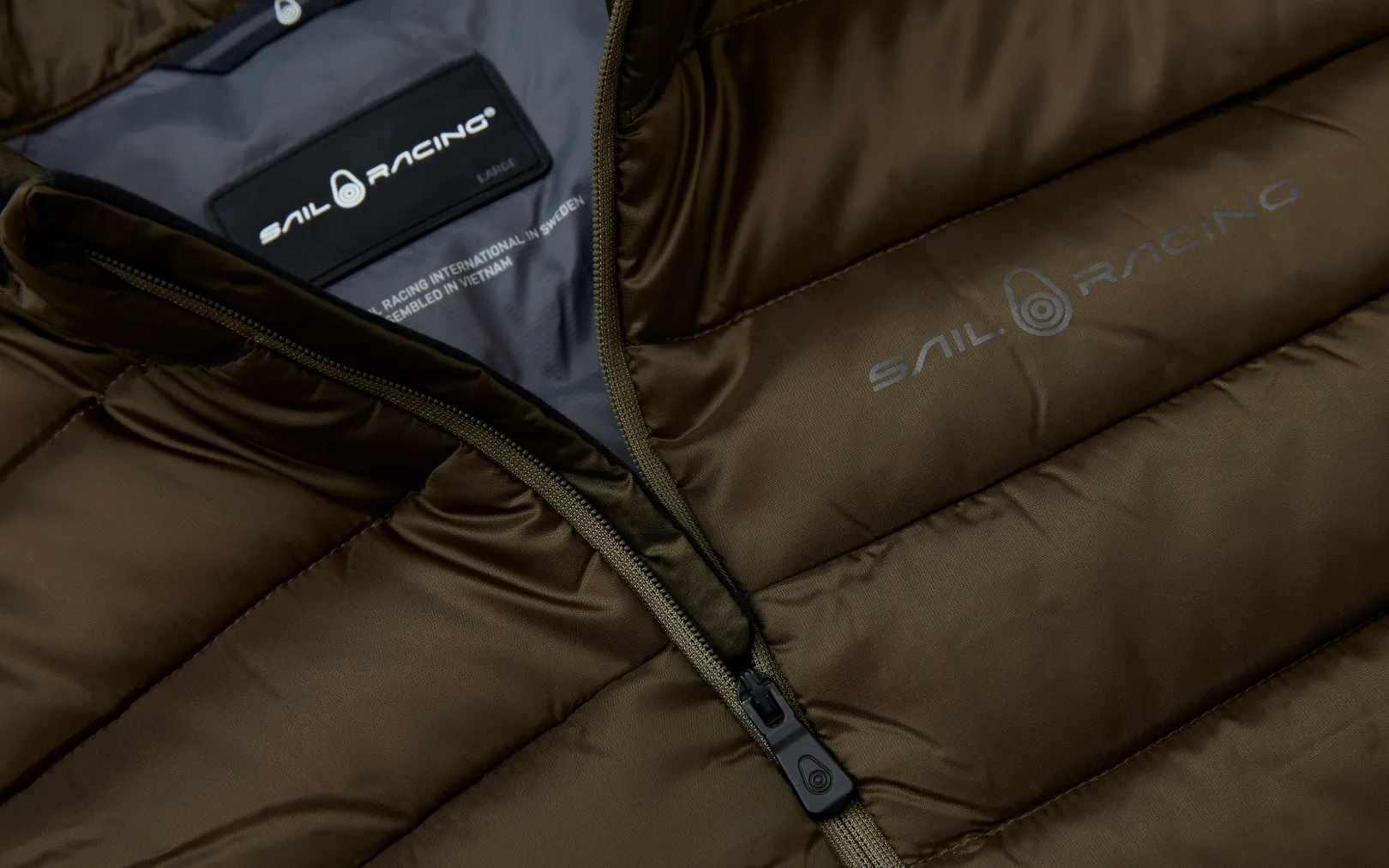 SPRAY DOWN VEST