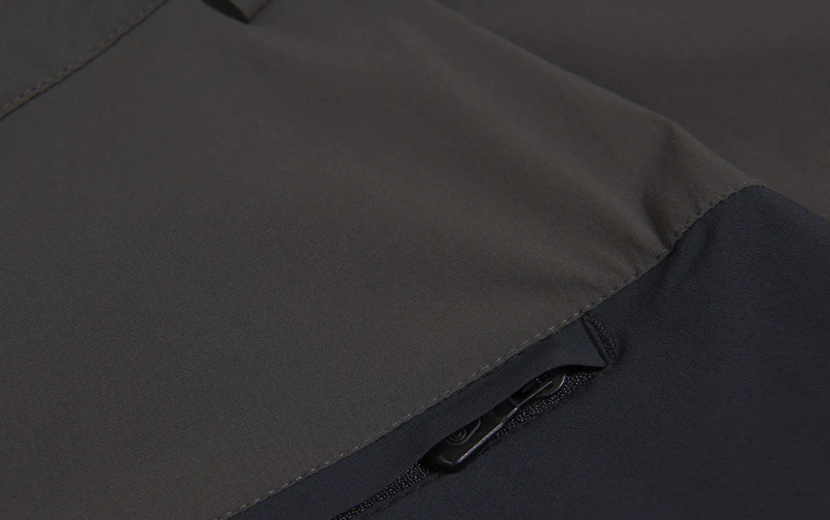 SPRAY STRETCH SHORTS