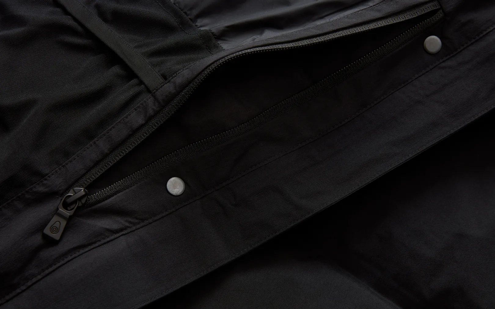 W RACE EDITION DOWN COAT