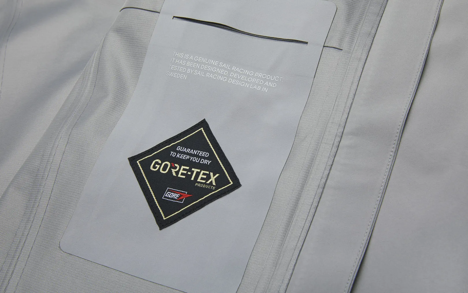 W RACE GORE TEX COAT