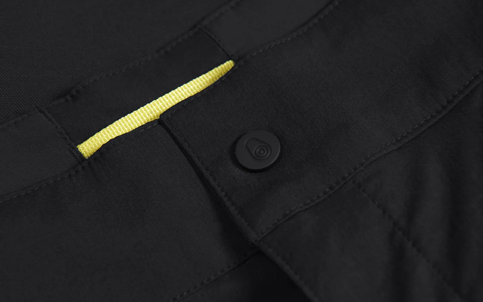 W SPRAY TECH SHORTS