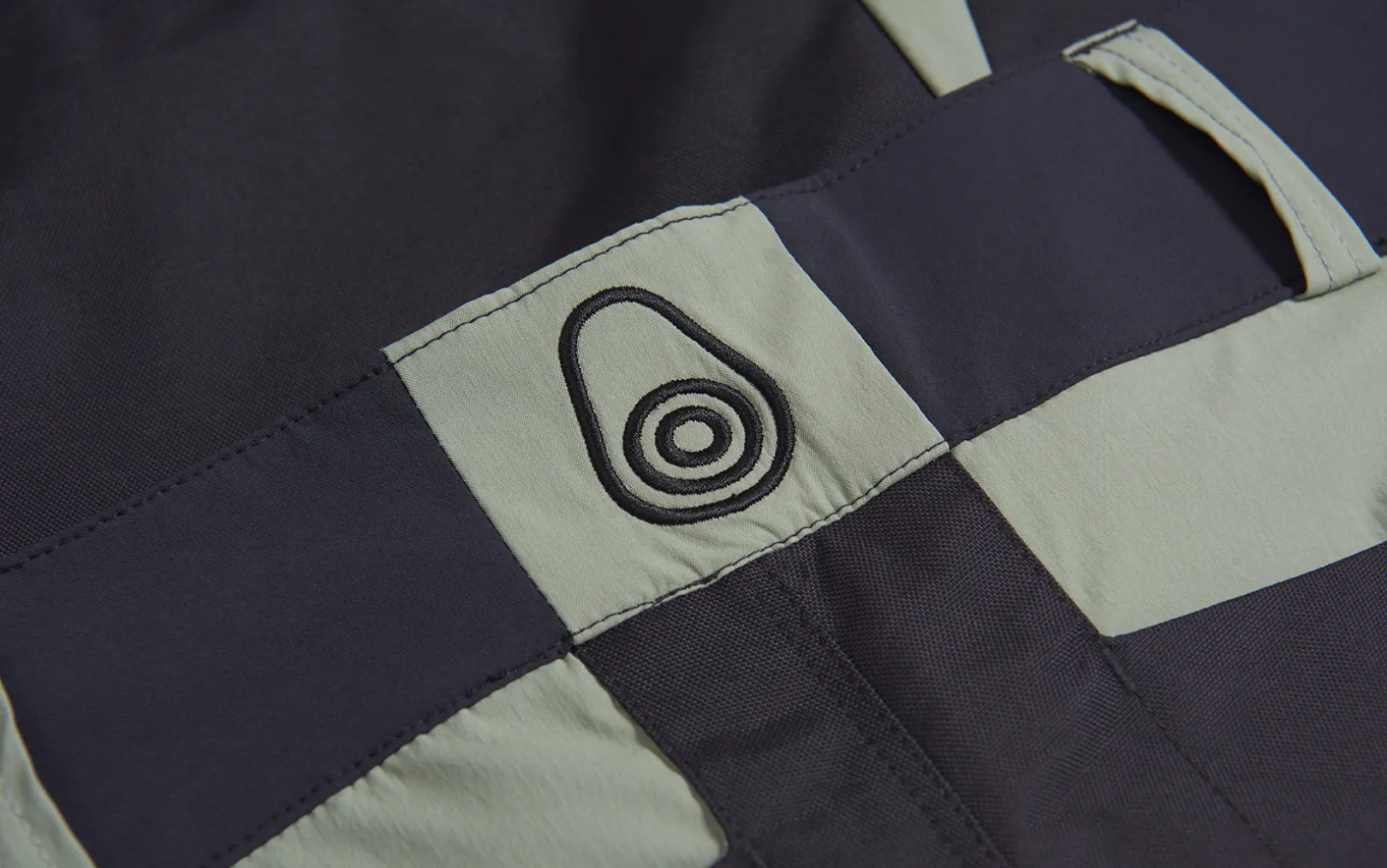W SPRAY TECH SHORTS